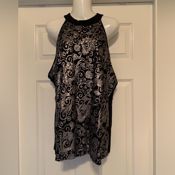 🌸 HOST PICK 🌸Gorgeous Embellished Top - Picture 1 of 8